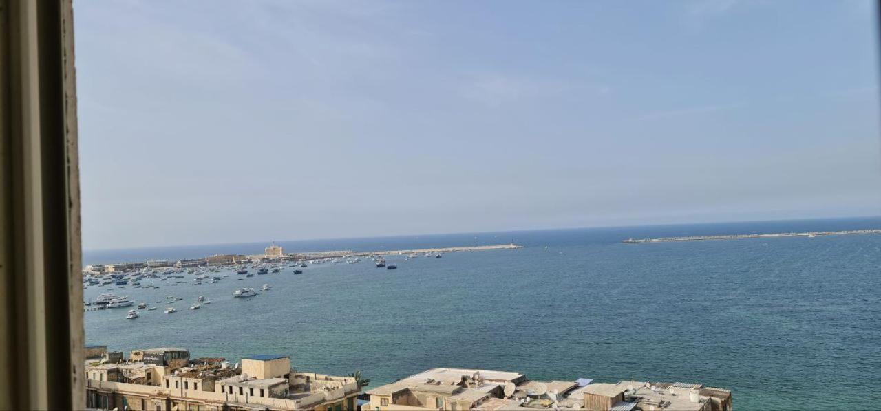 Apartment فاخرة مكيفة تري البحر مباشرة *