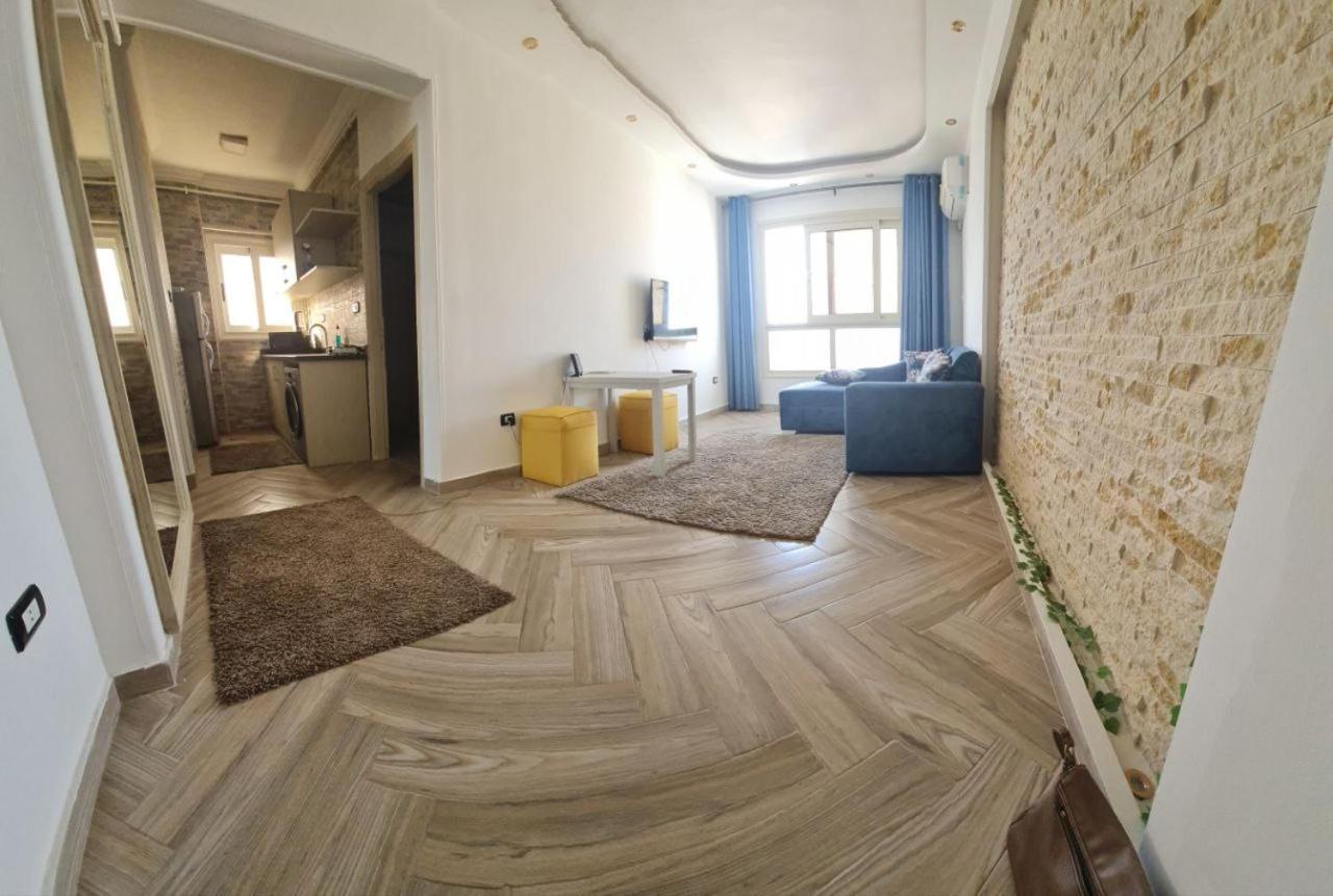Apartment فاخرة مكيفة تري البحر مباشرة *